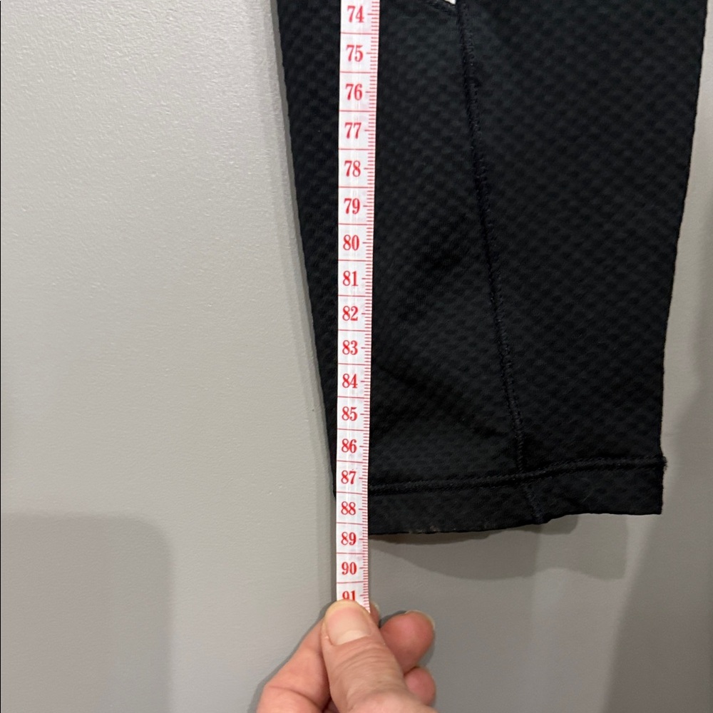 Under Armour Black Leggings with White Pattern - Picture 5 of 6